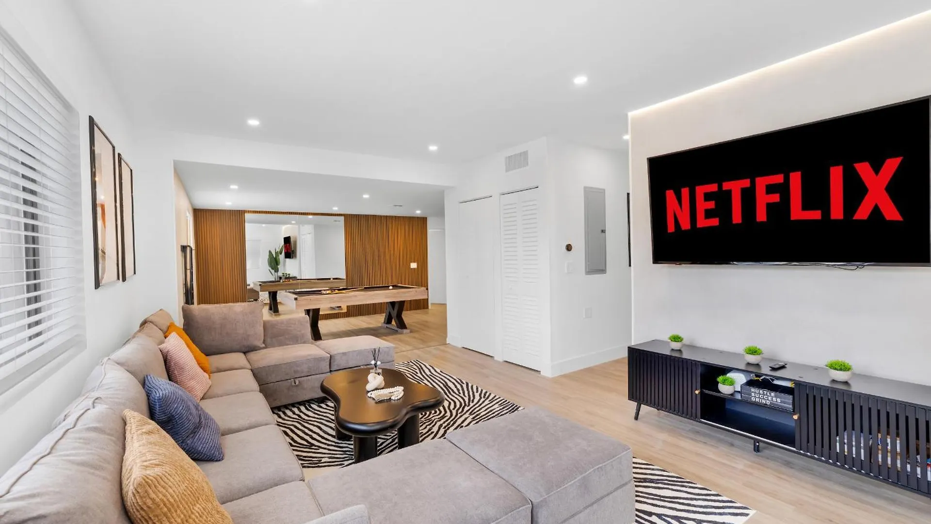Design Dist Pool,hottub,billard Y Nespresso 别墅 迈阿密
