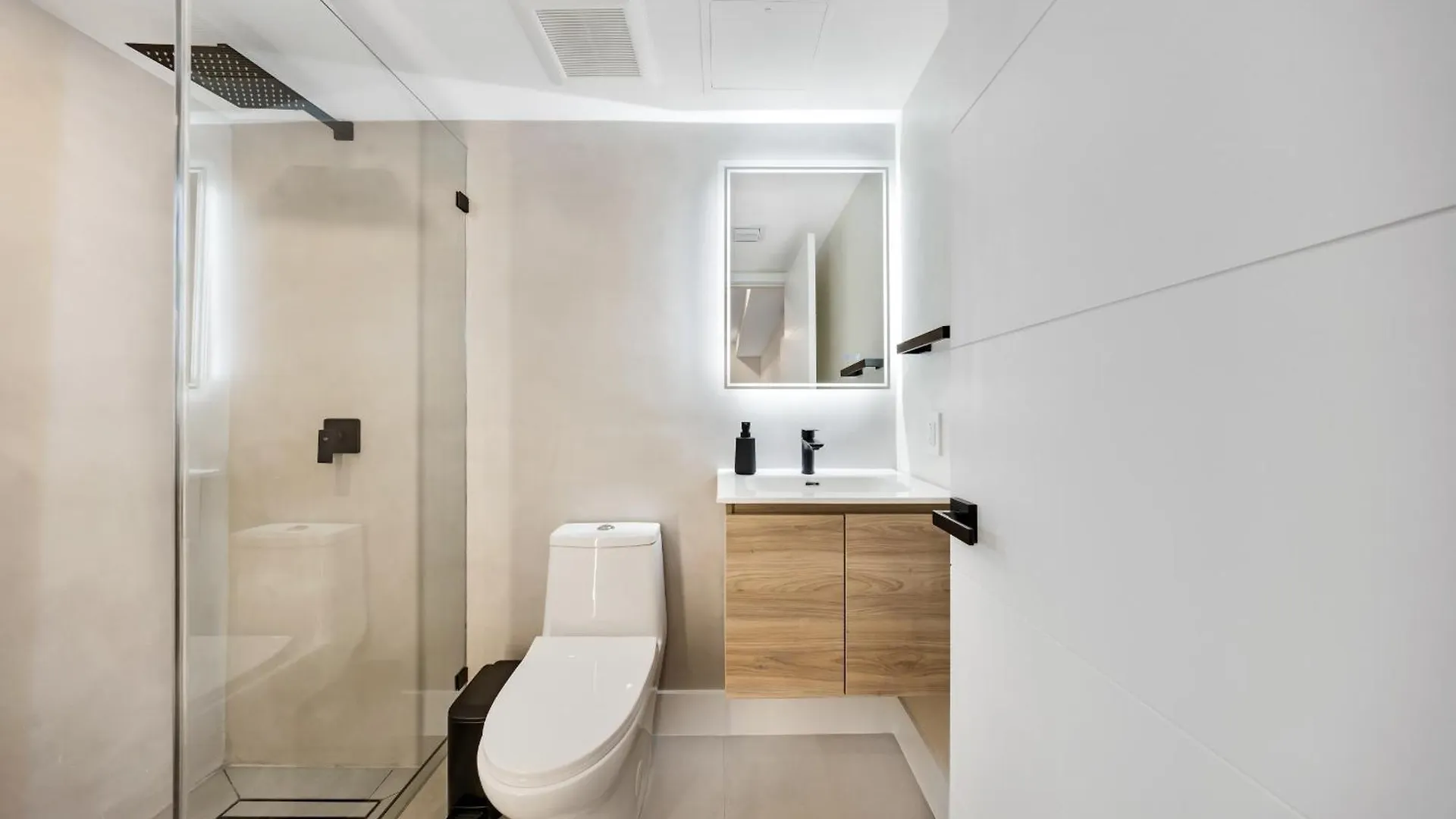 Design Dist Pool,hottub,billard Y Nespresso * Miami