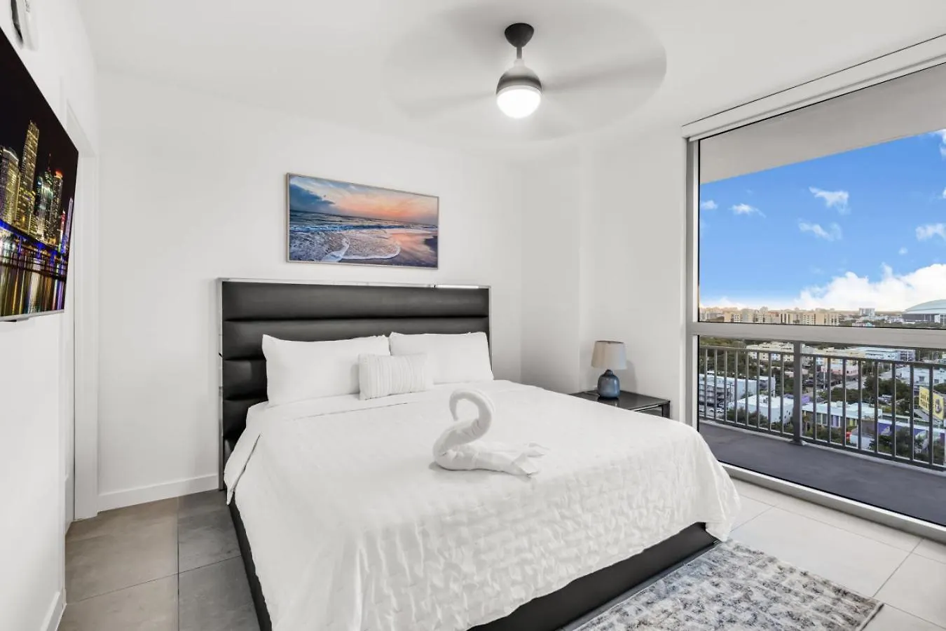 Family-friendly 3br Near Downtown With Parking Apartment