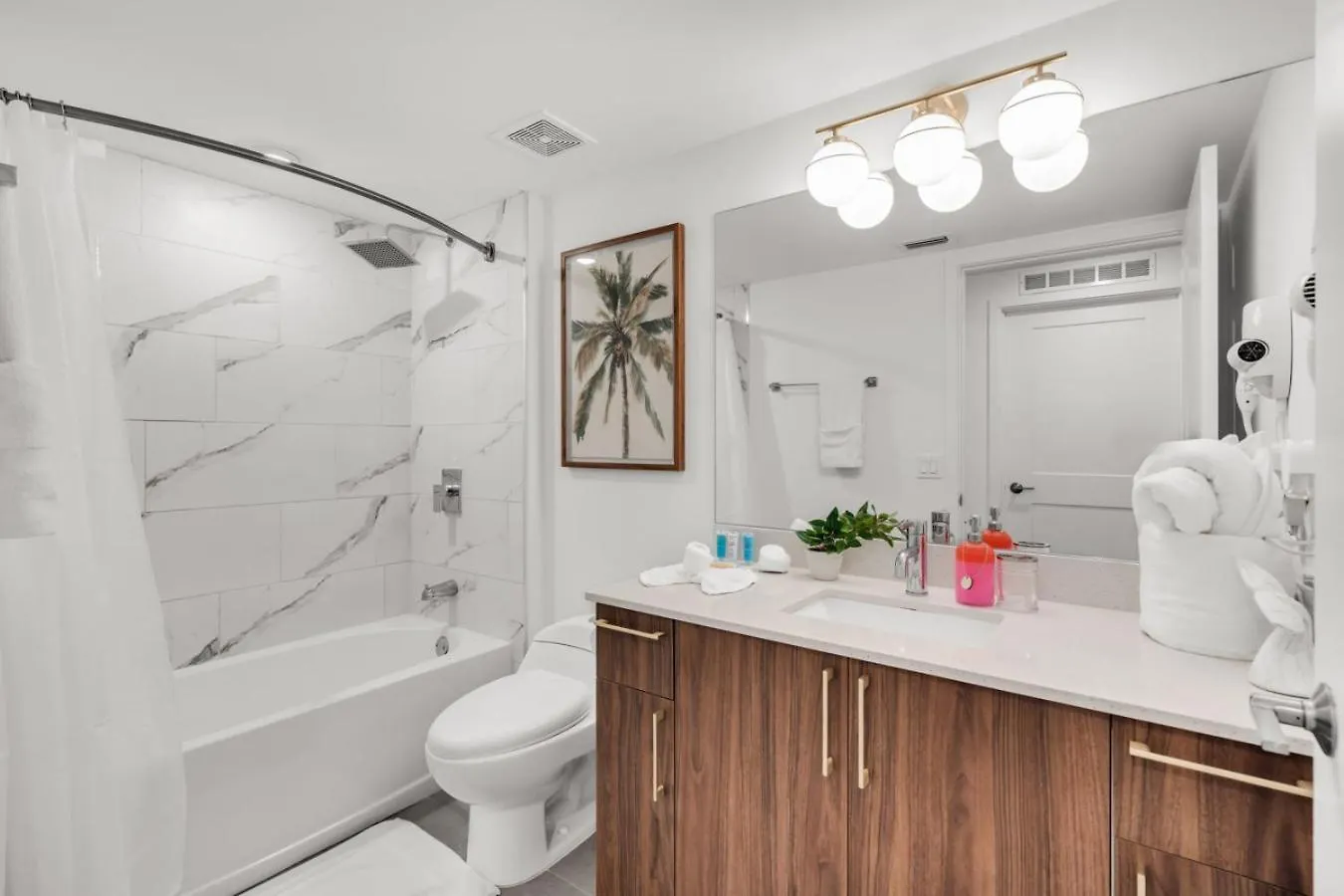 Family-friendly 3br Near Downtown With Parking Apartment *