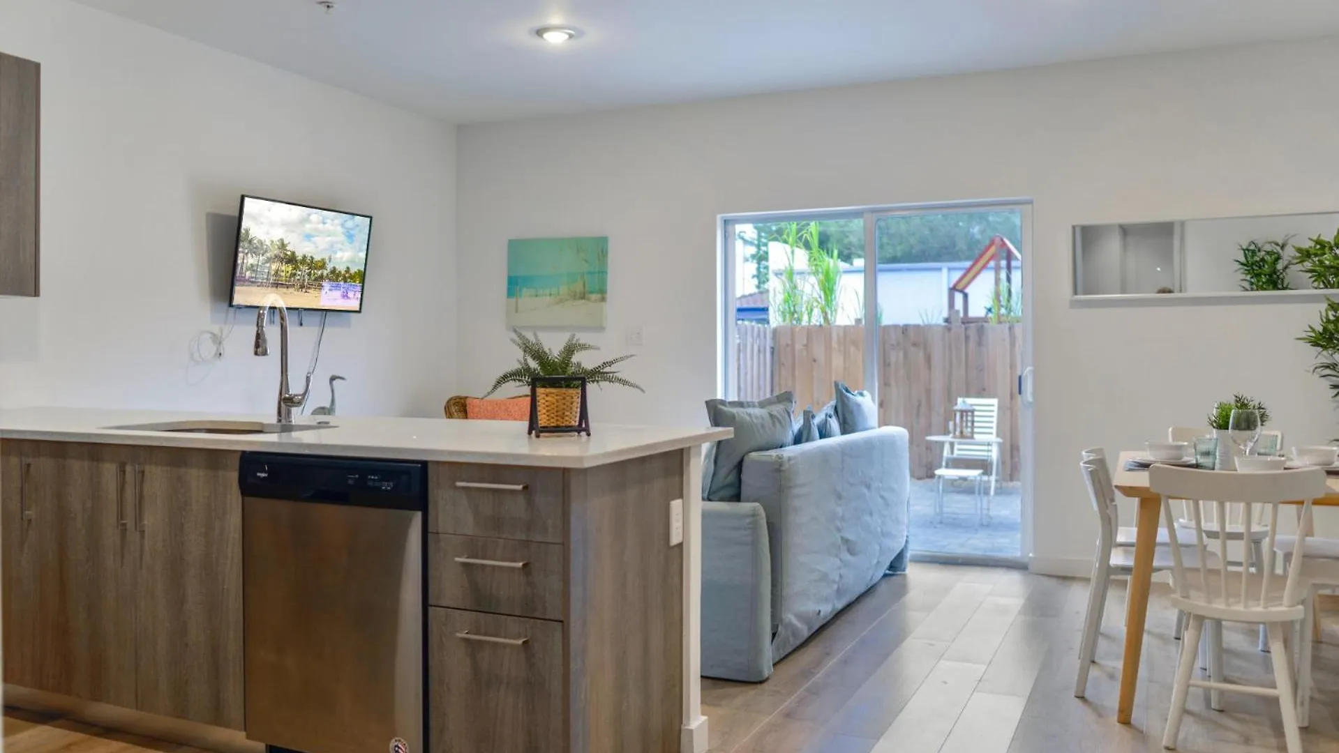 Beautiful Entire Duplex To Family Vacation! Apartment Miami