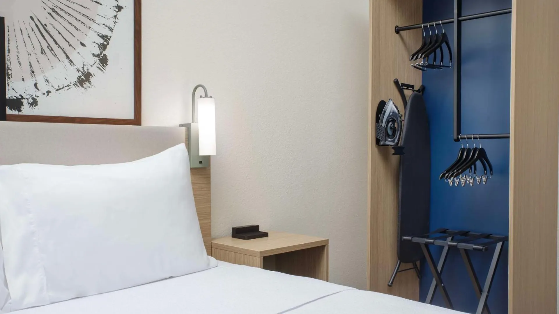 Hotel Spark By Hilton Doral