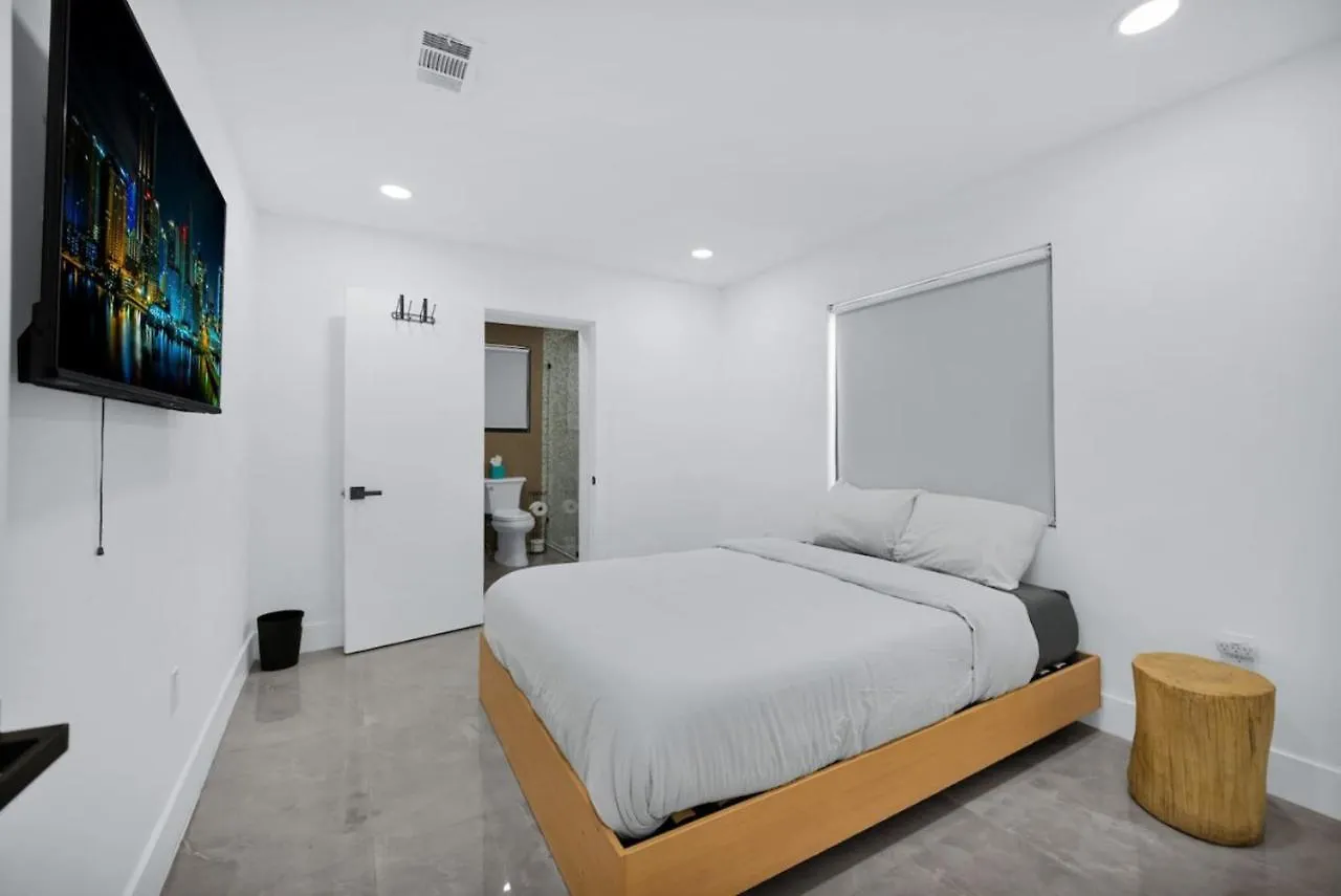 Lux Modern 4br With Pool Villa Miami