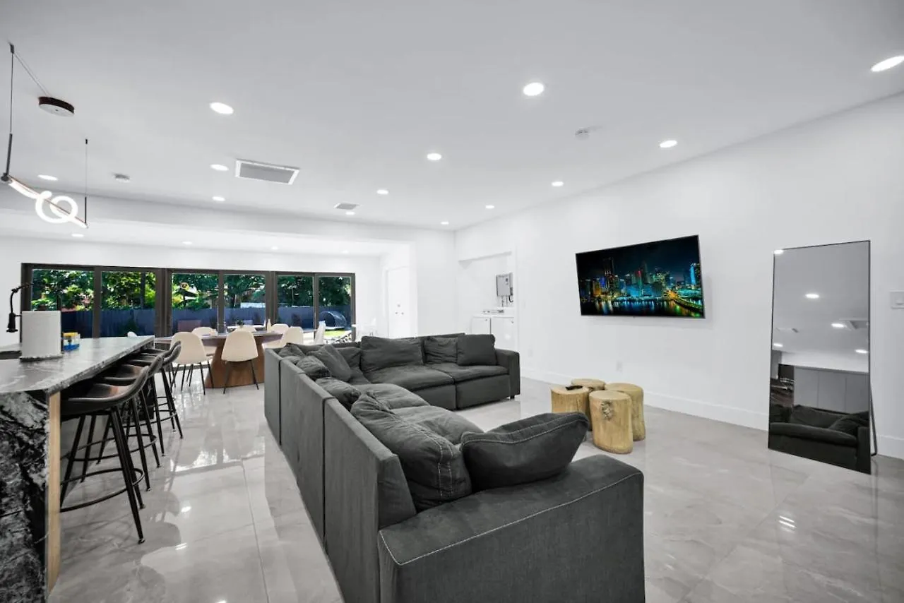 Villa Lux Modern 4br With Pool