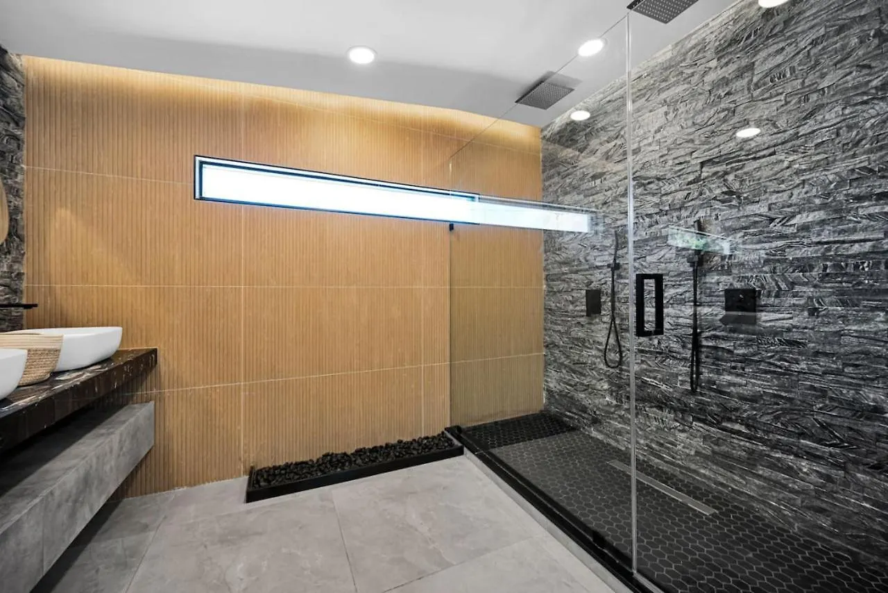 Lux Modern 4br With Pool Miami