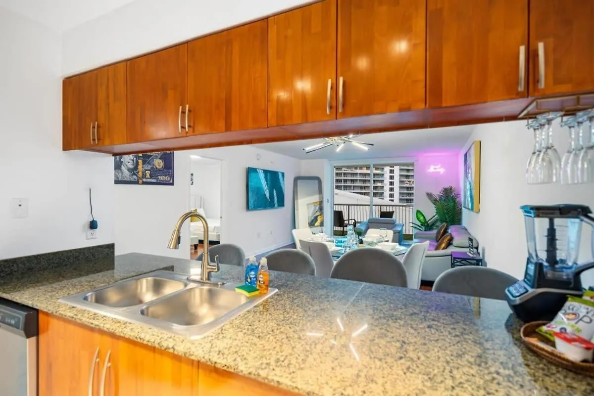 Modern Bayview In Brickell Bay