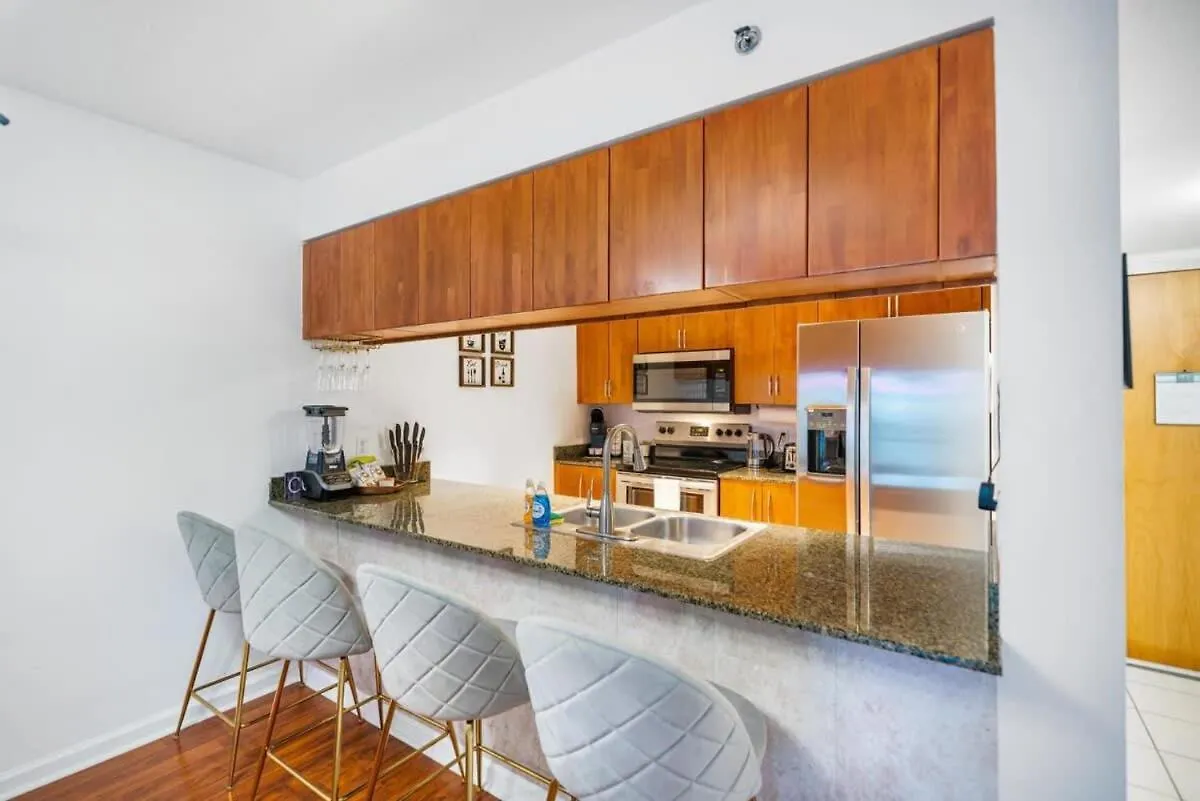 Modern Bayview In Brickell Bay Apartment