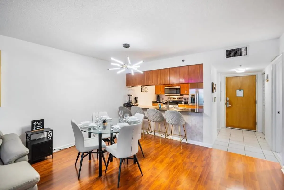Modern Bayview In Brickell Bay Apartment *