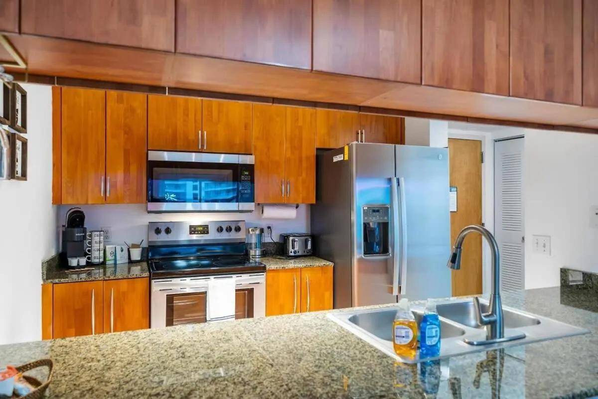 Modern Bayview In Brickell Bay *
