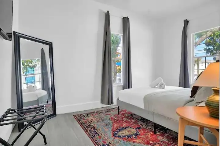 Chateau Pool, Hottub And Parking Miami