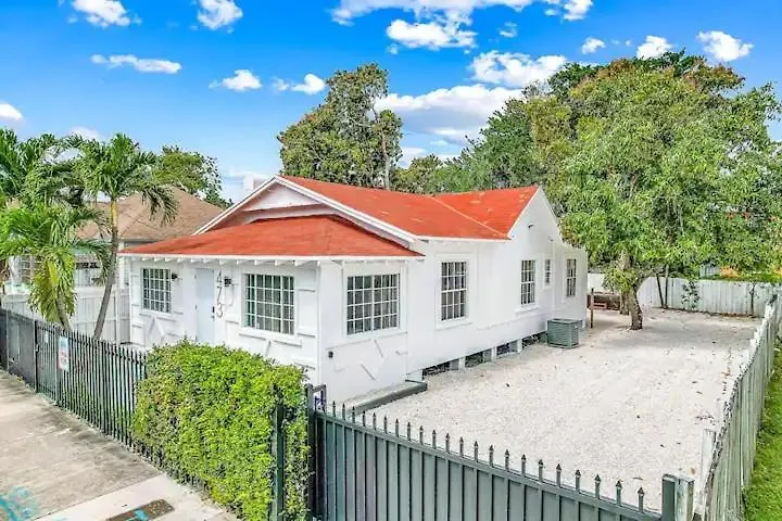 Σπίτι διακοπών Chateau Pool, Hottub And Parking *