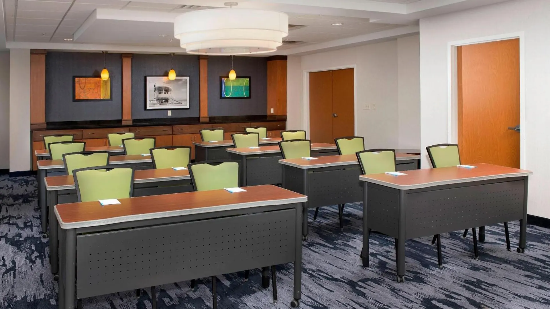 Hotel Fairfield & By Marriott Airport South 3*