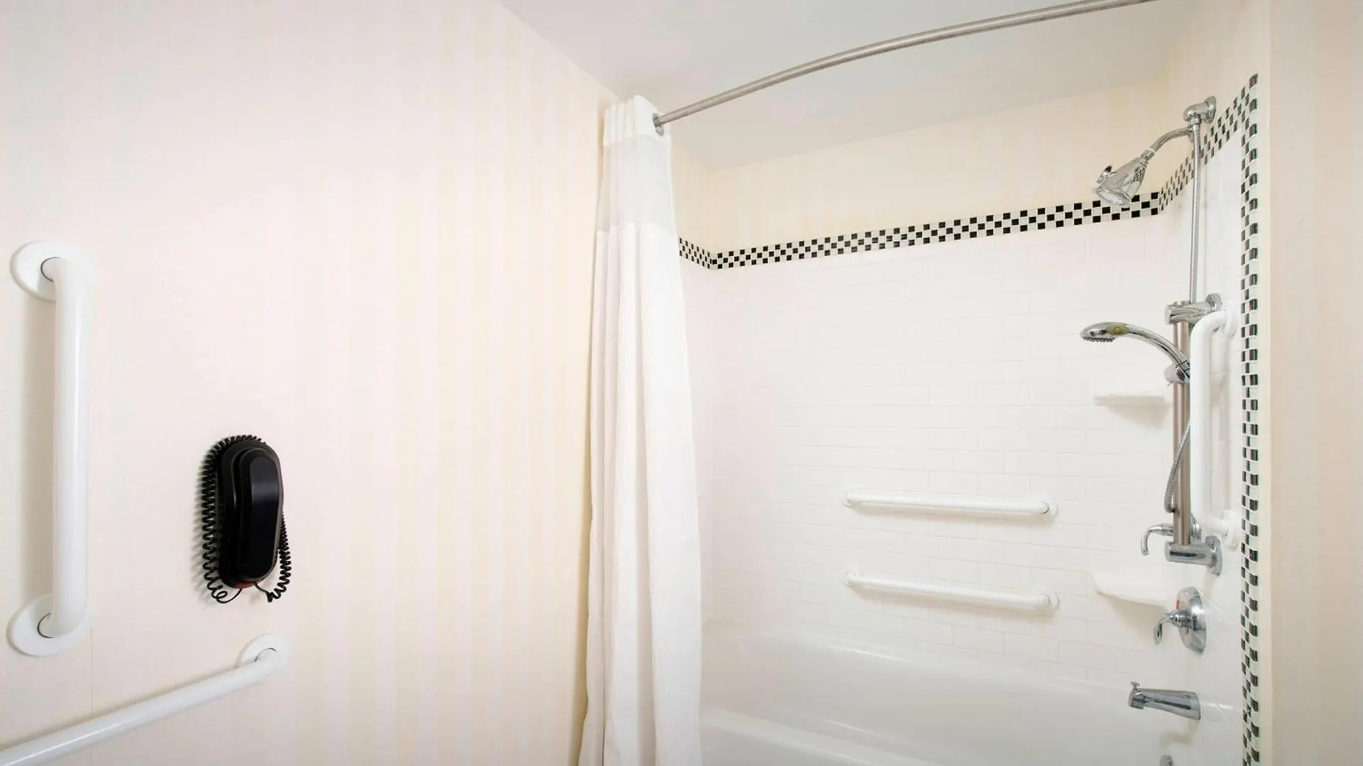Fairfield & By Marriott Airport South 3* Miami