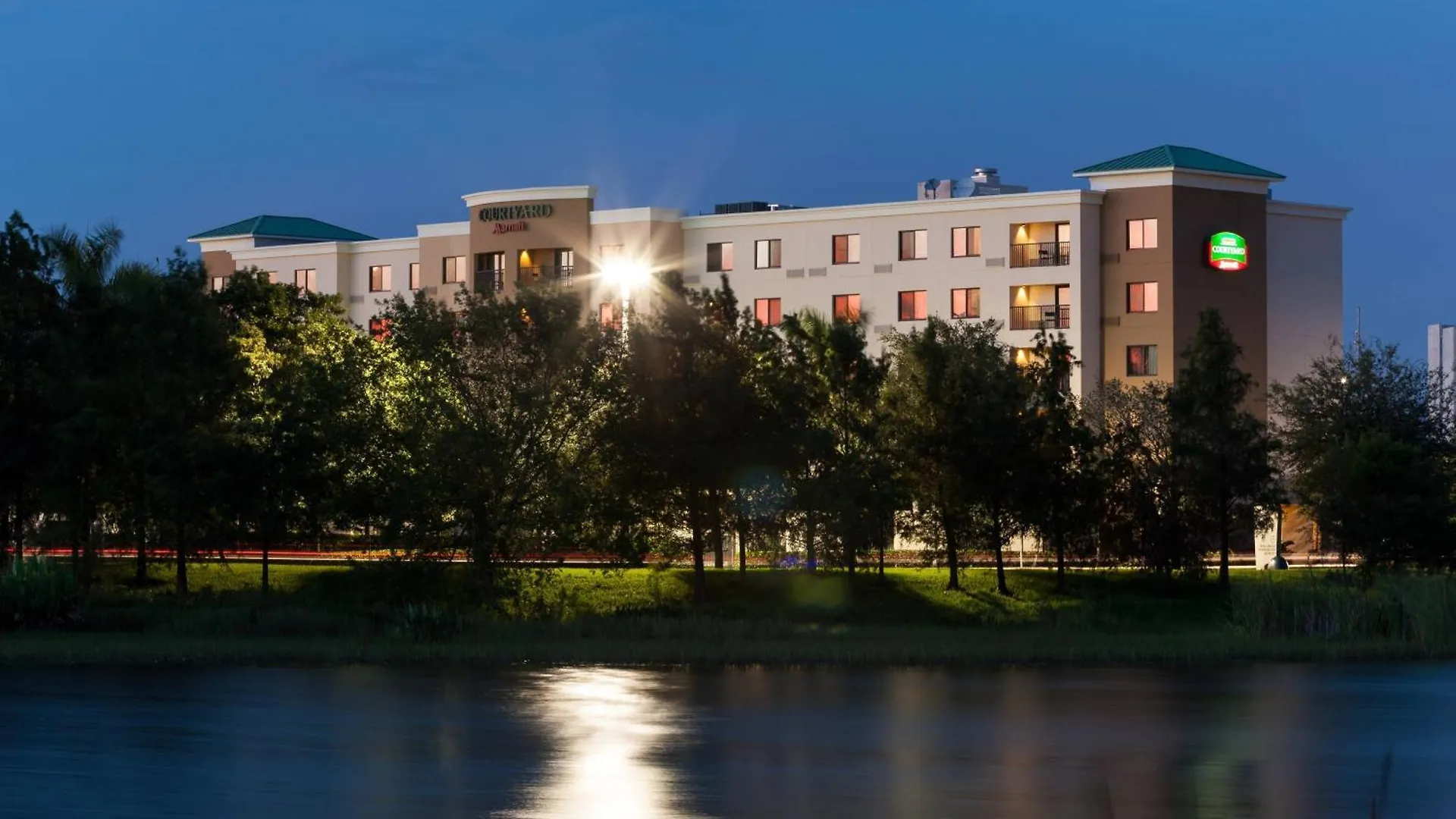 Ξενοδοχείο Courtyard By Marriott Miami At Dolphin Mall 3*