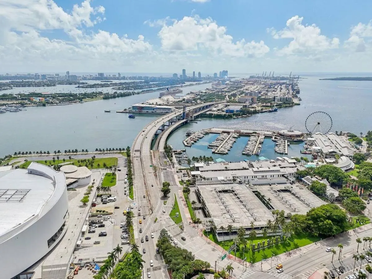 New Luxury Bay View Downtown Apartament *