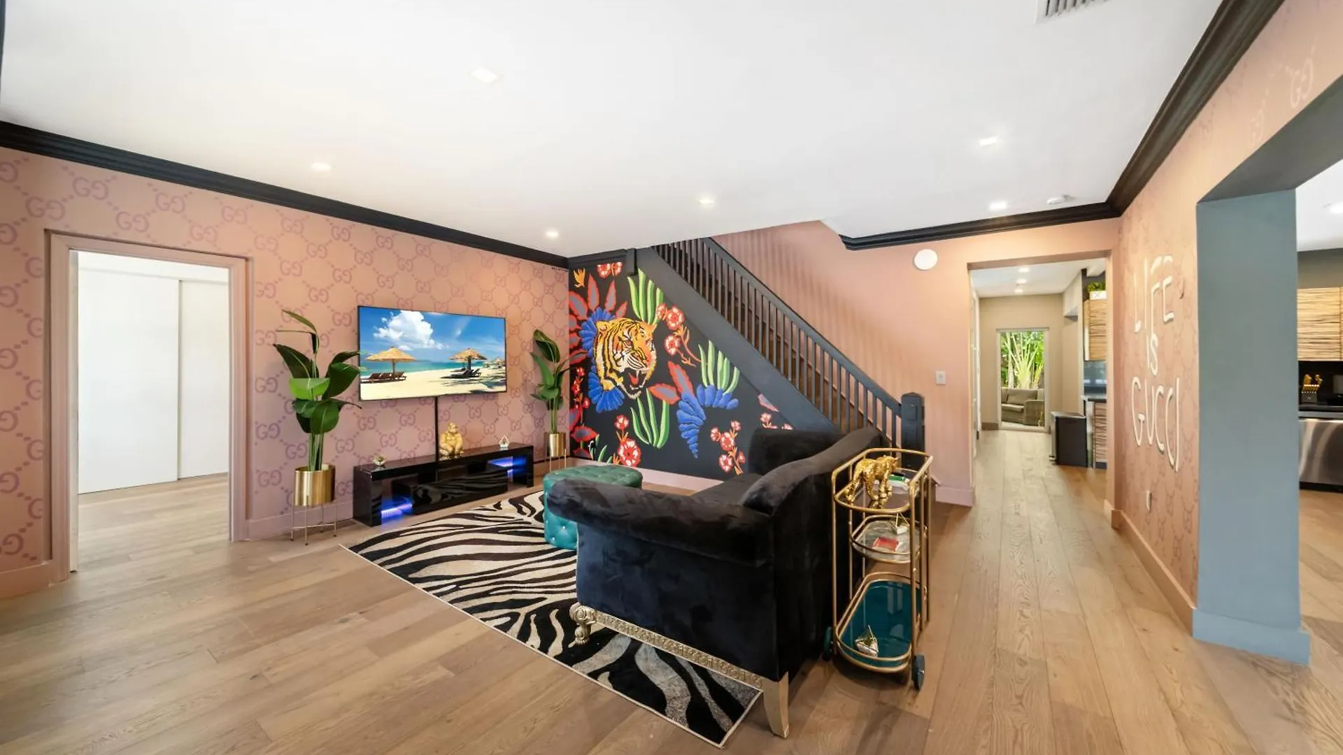 Villa Gucci With Pool & Great Location Miami