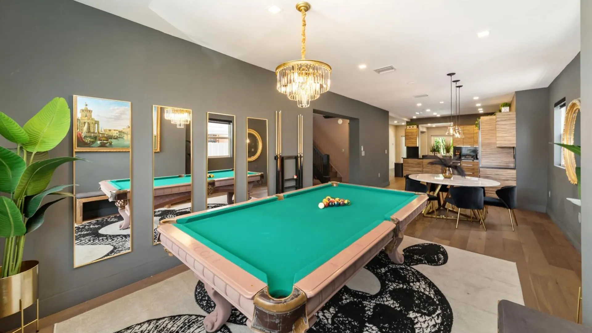 Gucci With Pool & Great Location Villa *