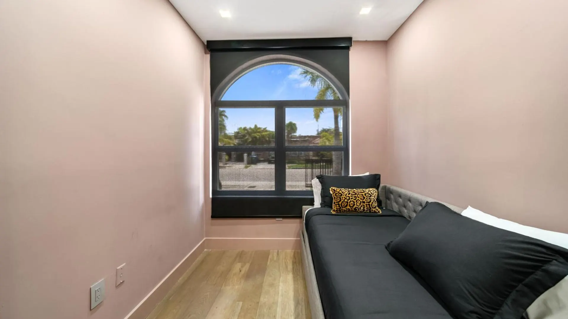Gucci With Pool & Great Location Villa *