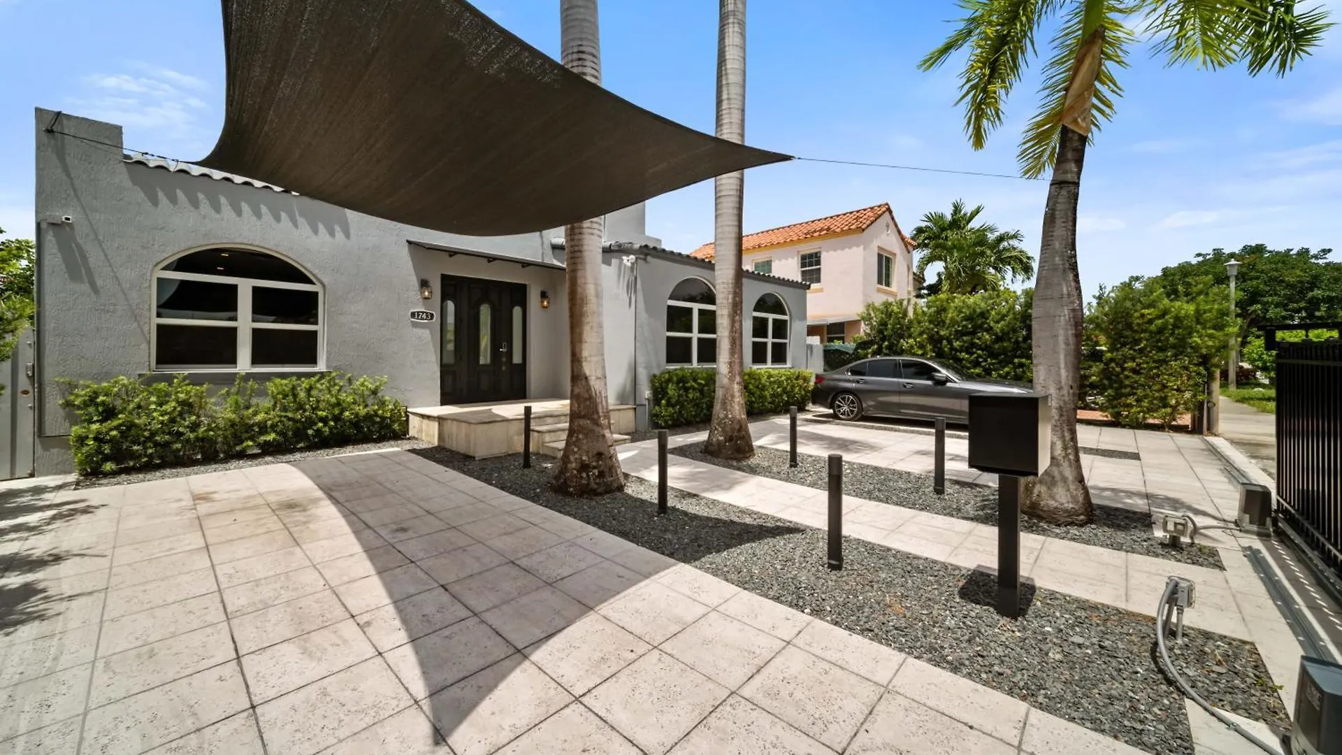 Villa Gucci With Pool & Great Location