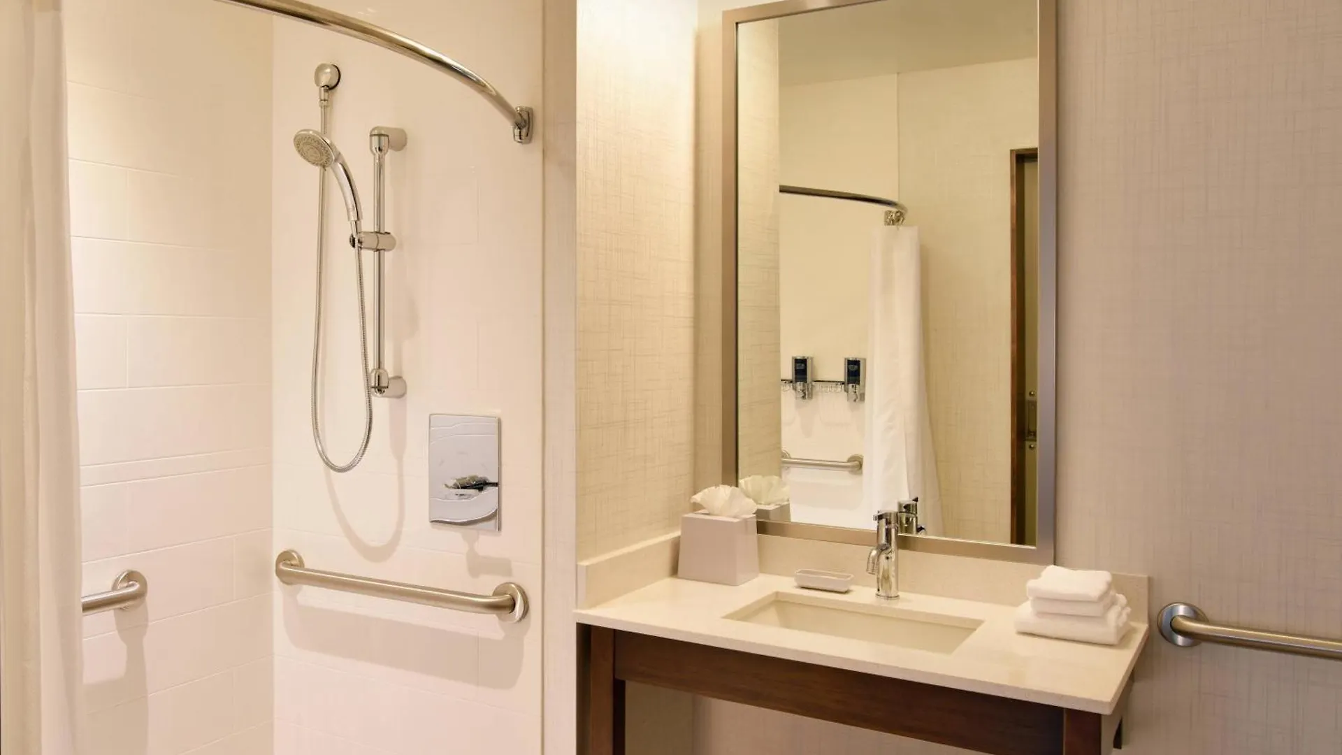 Four Points By Sheraton Coral Gables 4*