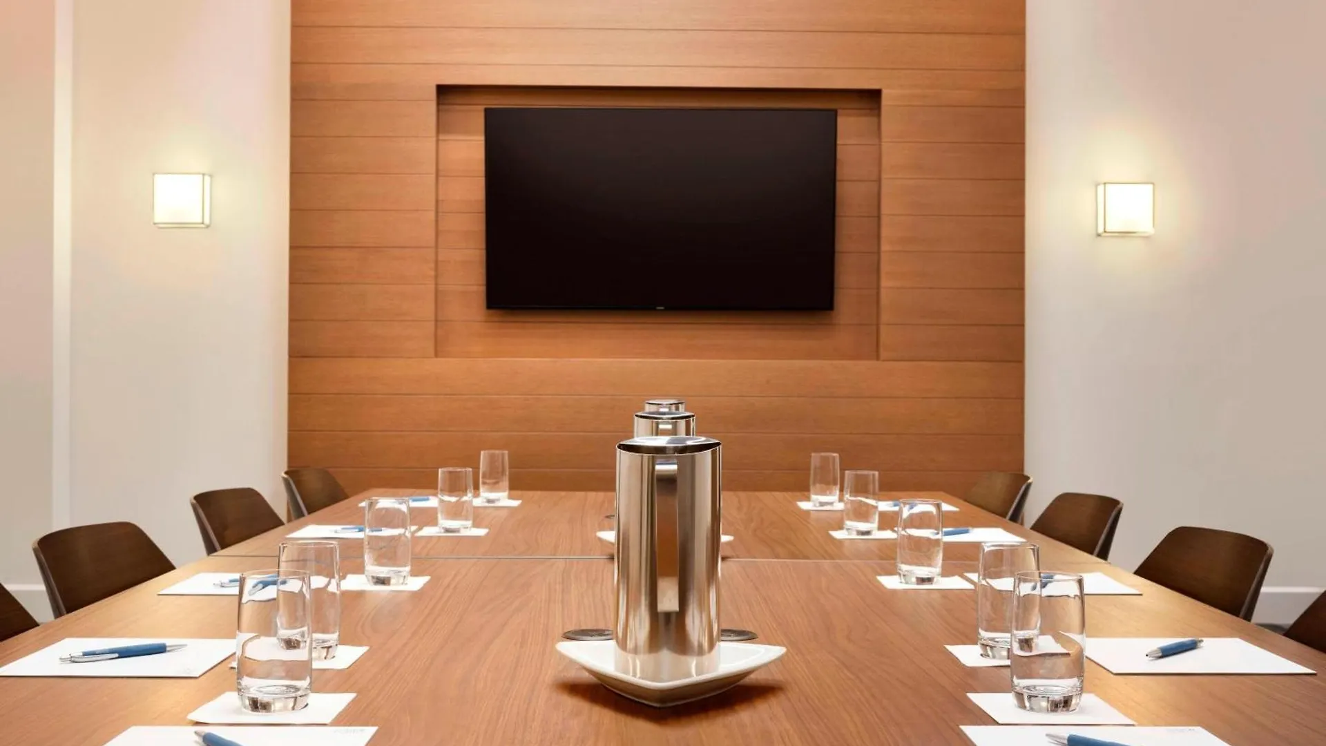 Hotel Four Points By Sheraton Miami Airport 3*