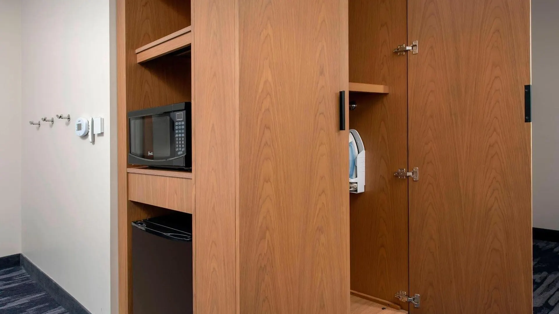 Отель Fairfield & By Marriott Miami Airport West/doral 3*
