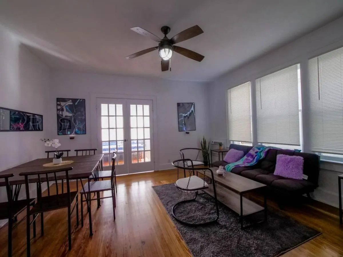 Stylish 2br Escape Edgewater *
