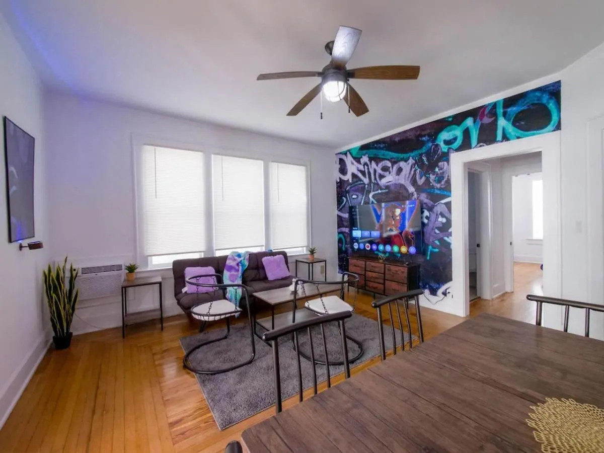 Stylish 2br Escape Edgewater Apartment