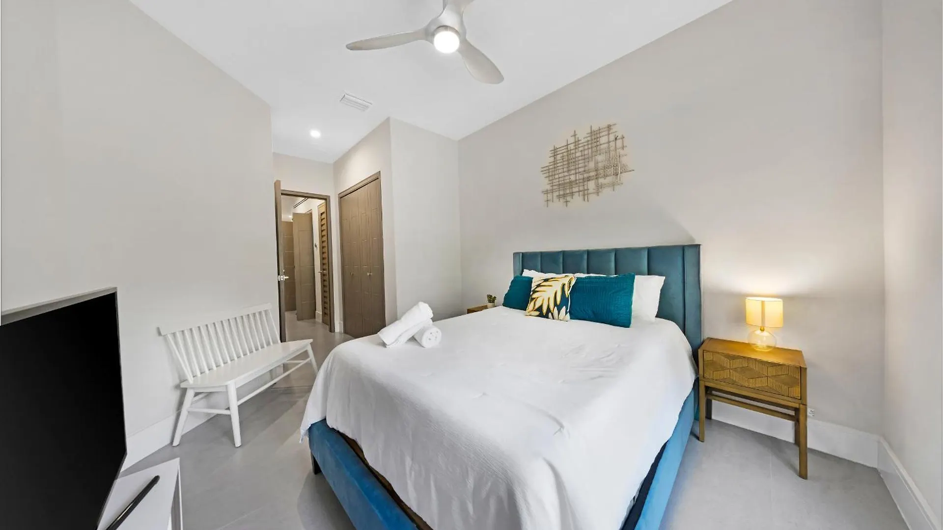 Coconut Grove Casita With Private Plunge Pool, Gated Villa Miami
