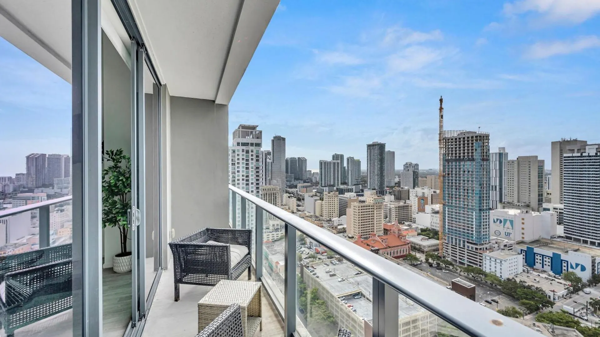 Apartment Views Downtown Miami