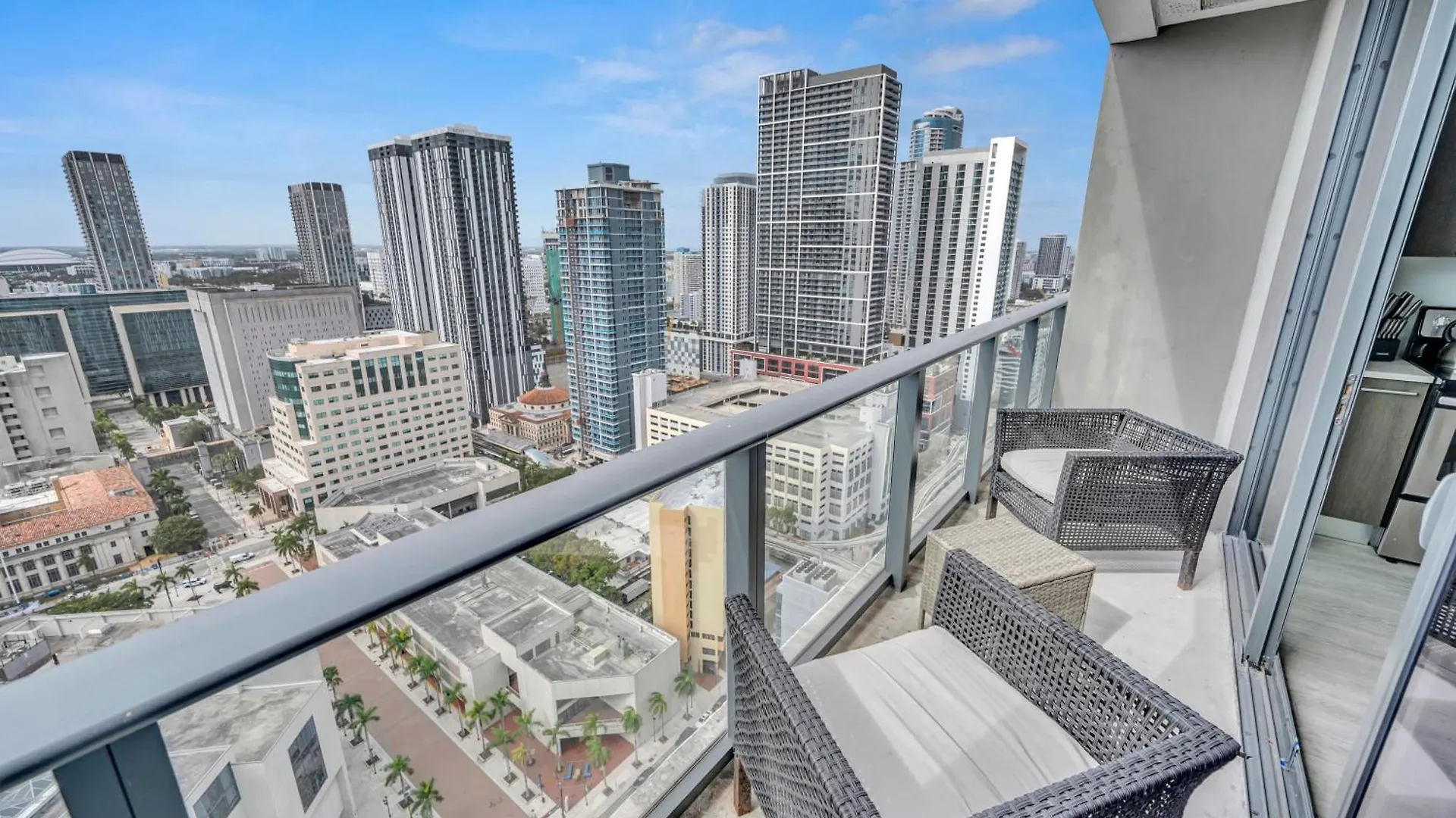 Apartment Views Downtown Miami