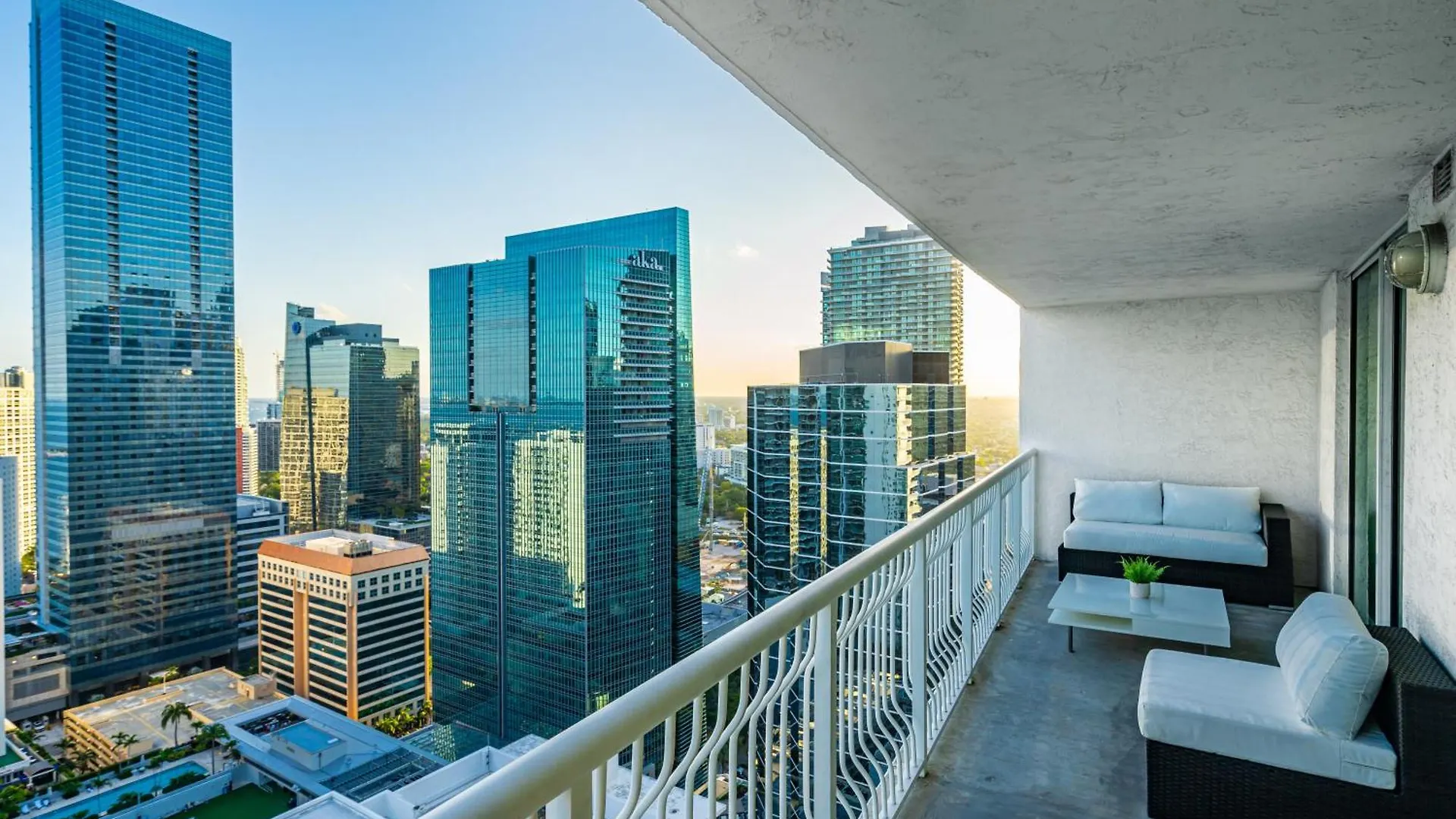 Beautiful 1 Bedroom Overlooking The Ocean And Downtown Brickell * Miami