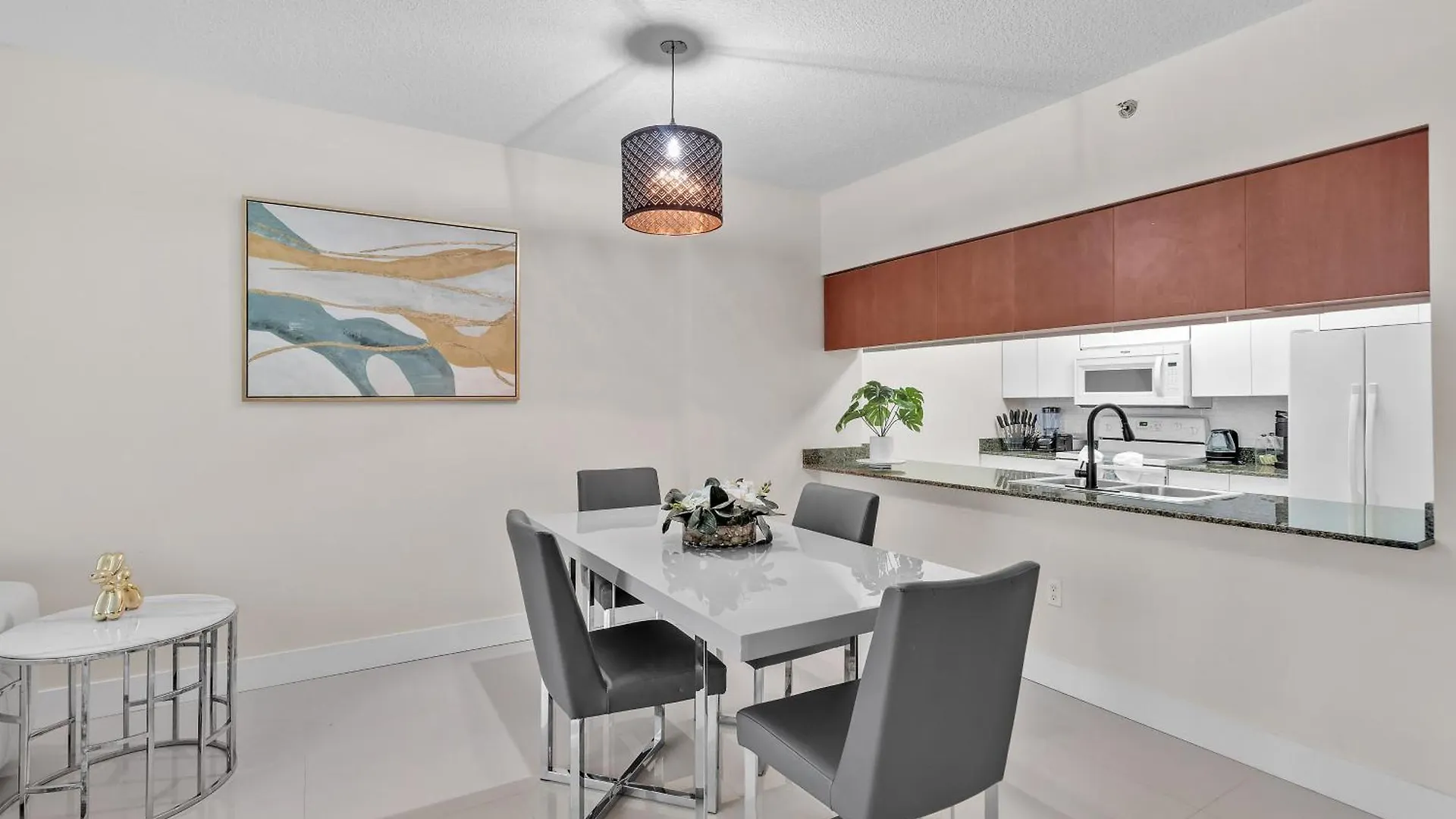Beautiful 1 Bedroom Overlooking The Ocean And Downtown Brickell * Miami