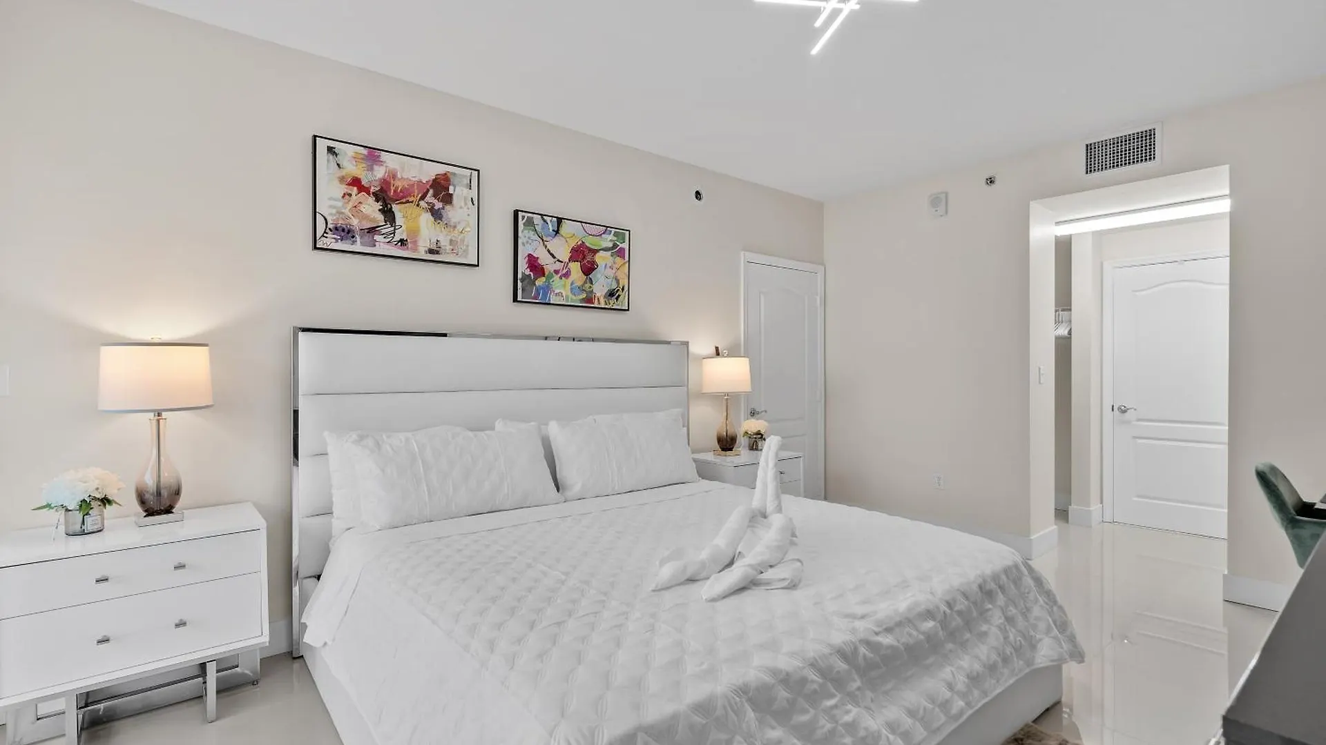 Beautiful 1 Bedroom Overlooking The Ocean And Downtown Brickell Apartment *