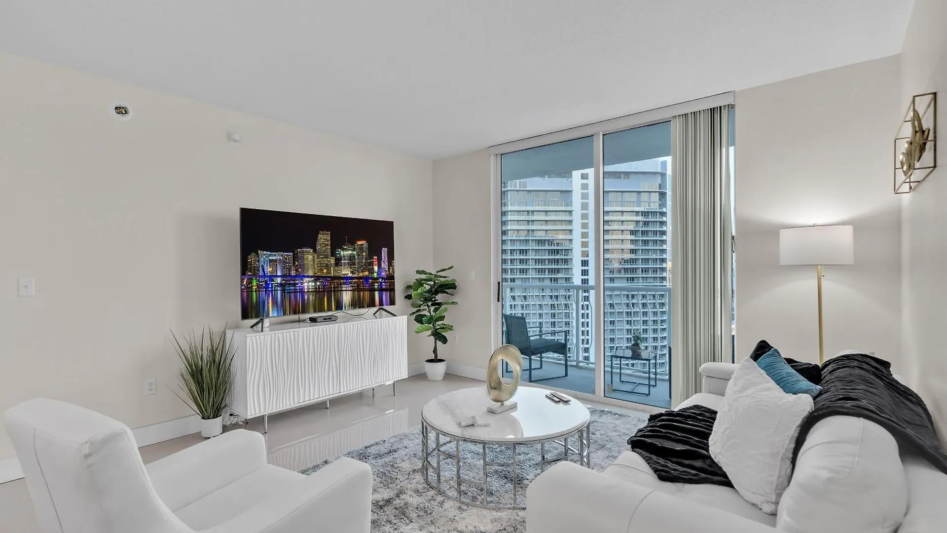 Apartment Beautiful 1 Bedroom Overlooking The Ocean And Downtown Brickell *