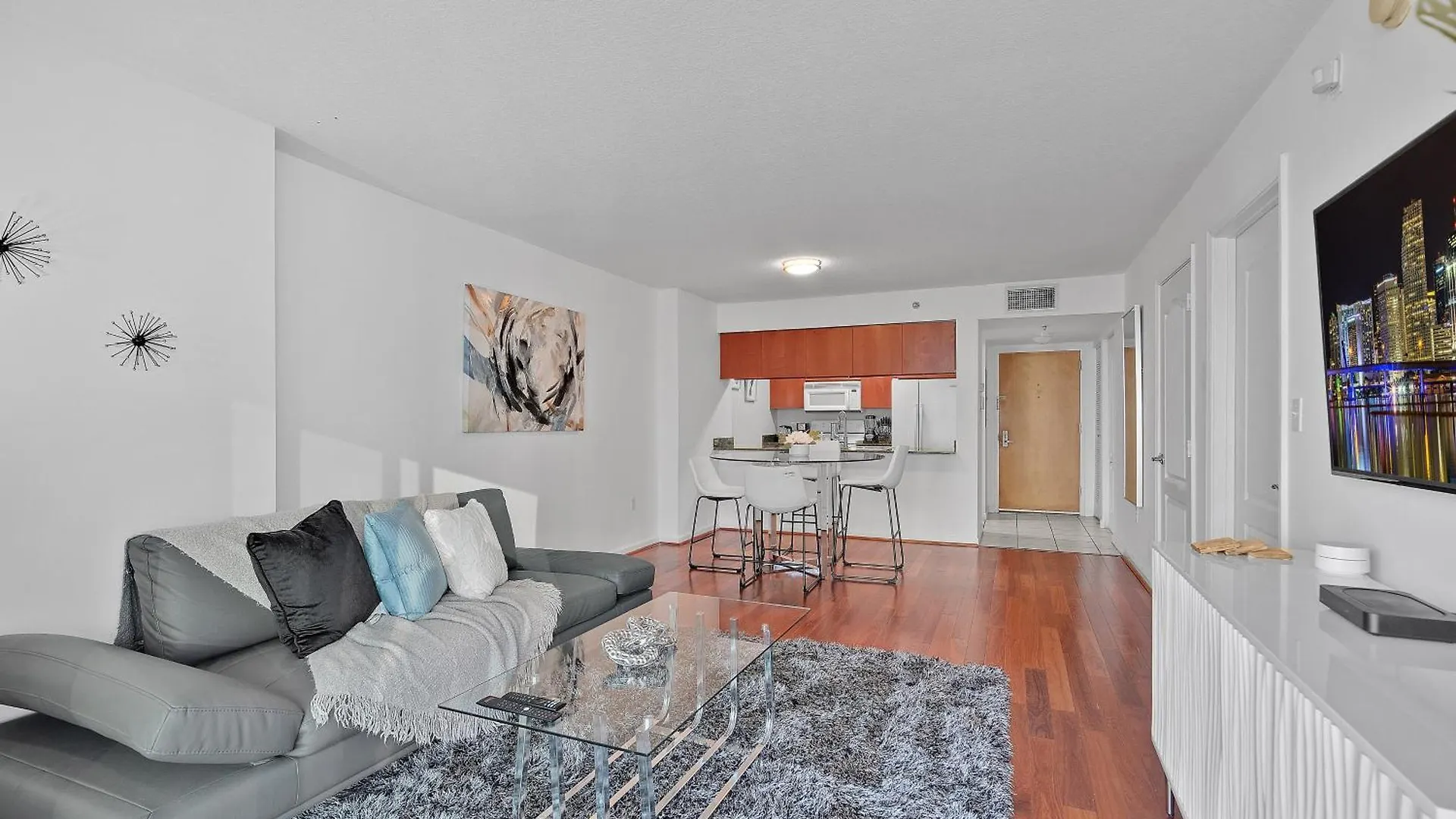 Beautiful 1 Bedroom Overlooking The Ocean And Downtown Brickell Apartment Miami