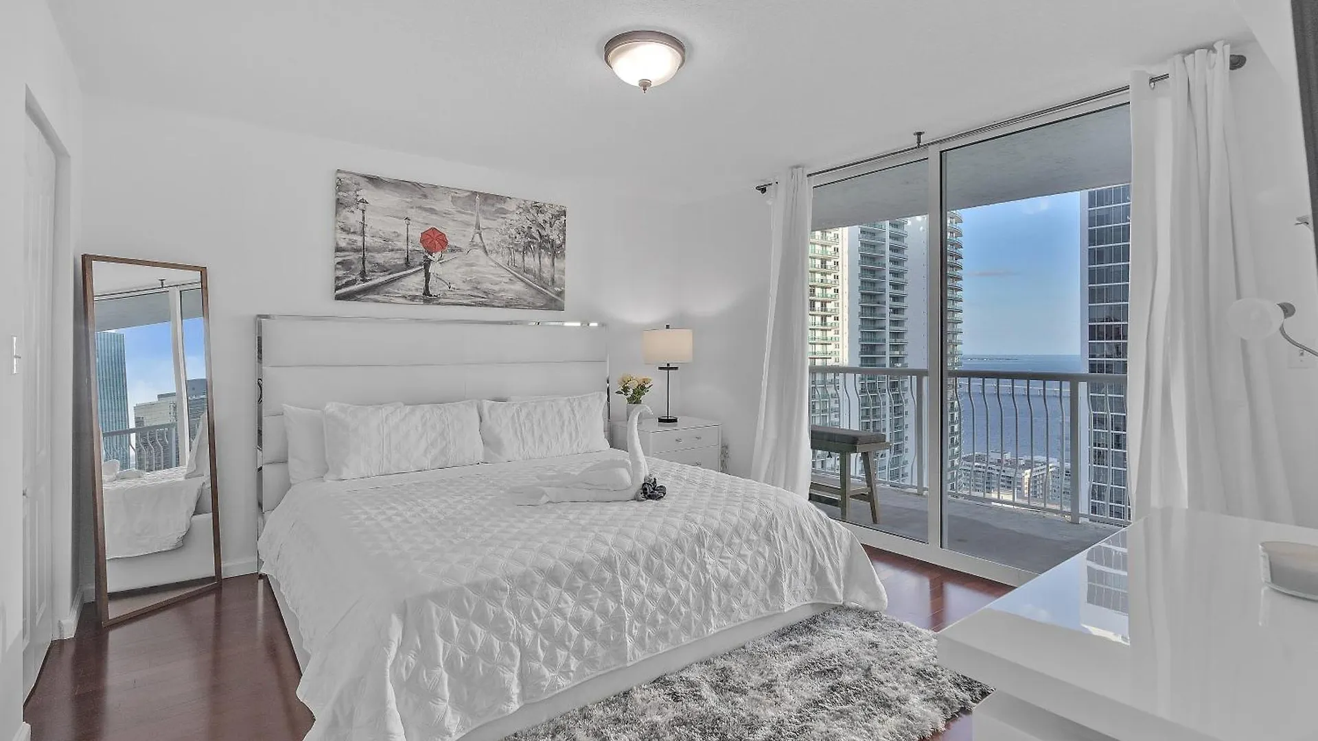Beautiful 1 Bedroom Overlooking The Ocean And Downtown Brickell Apartment