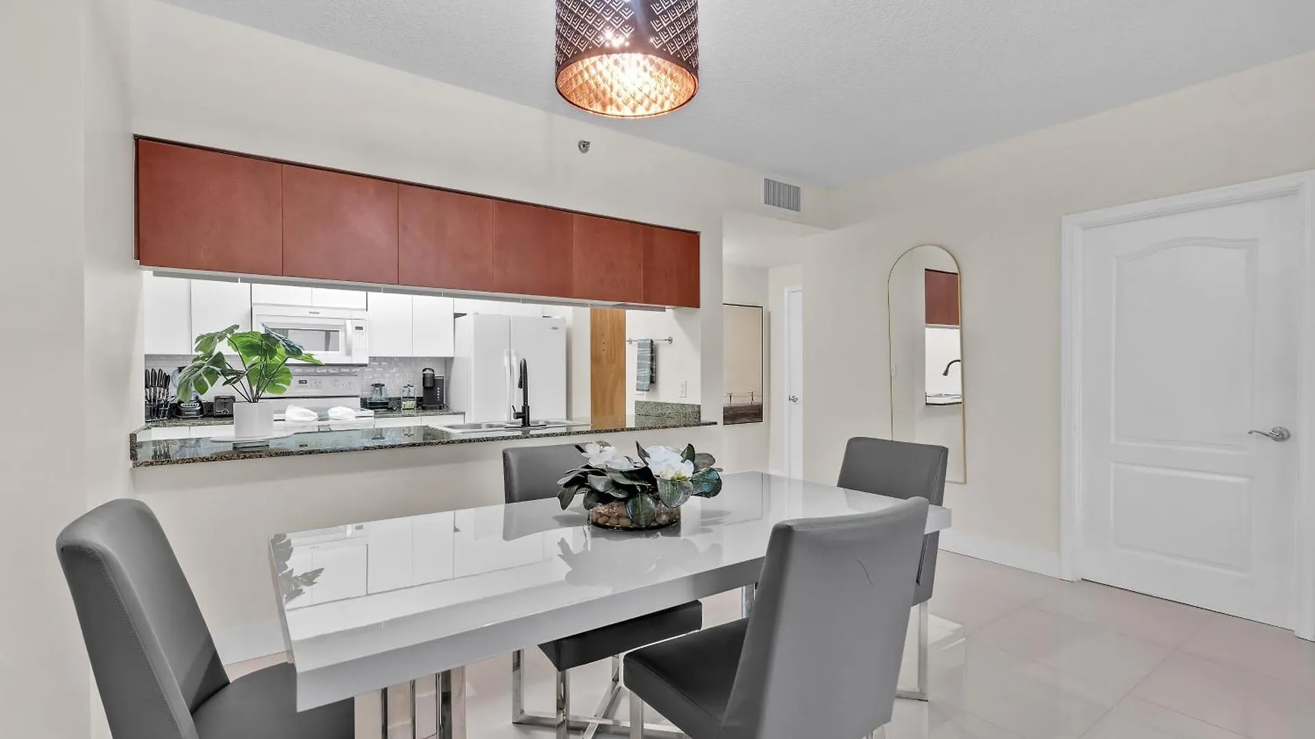 Apartment Beautiful 1 Bedroom Overlooking The Ocean And Downtown Brickell
