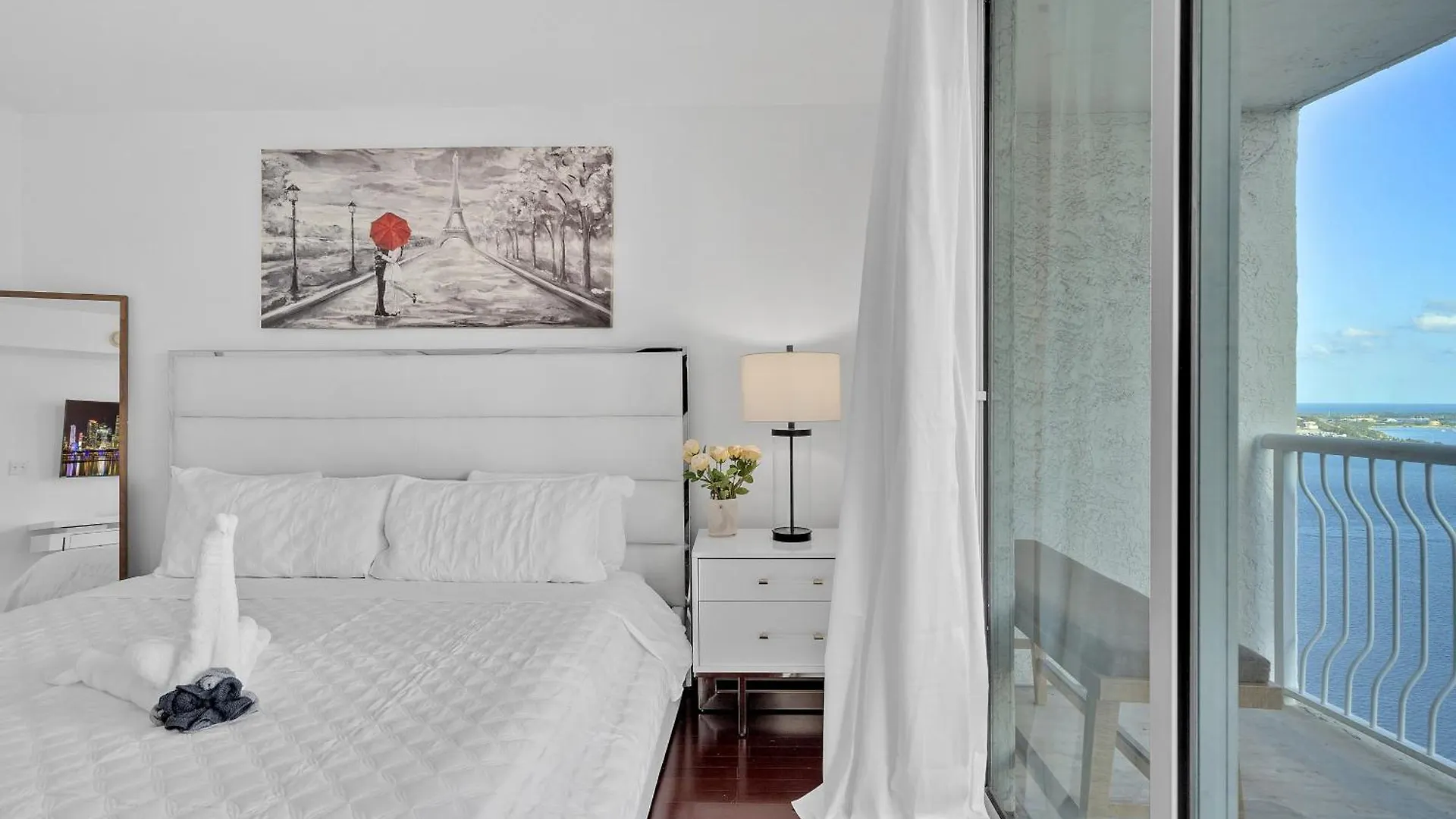 Beautiful 1 Bedroom Overlooking The Ocean And Downtown Brickell Apartment Miami
