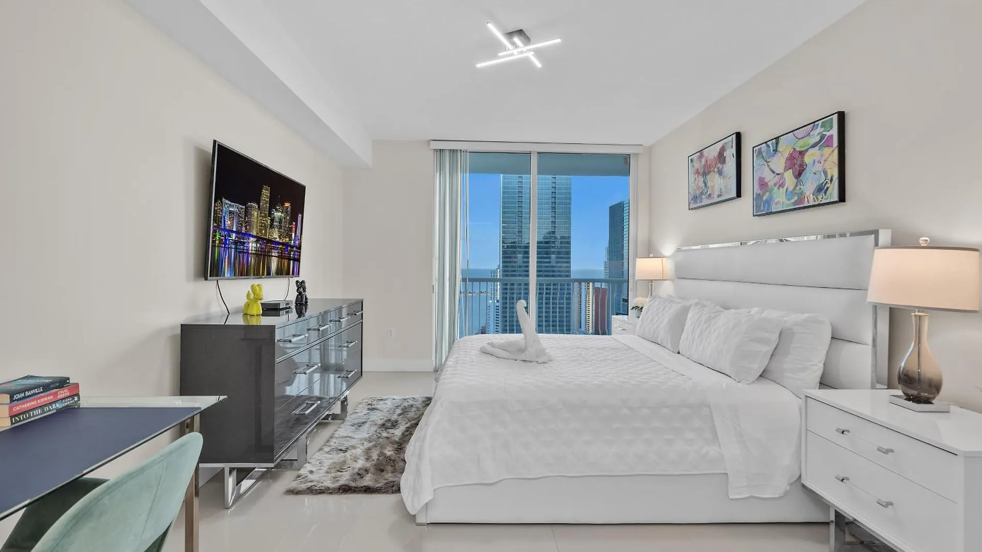 Beautiful 1 Bedroom Overlooking The Ocean And Downtown Brickell Apartment