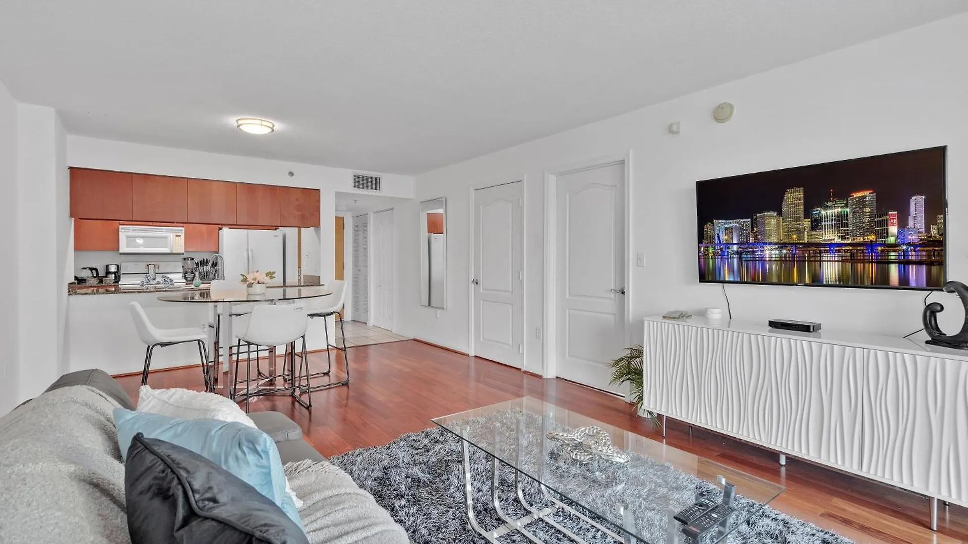 Apartment Beautiful 1 Bedroom Overlooking The Ocean And Downtown Brickell