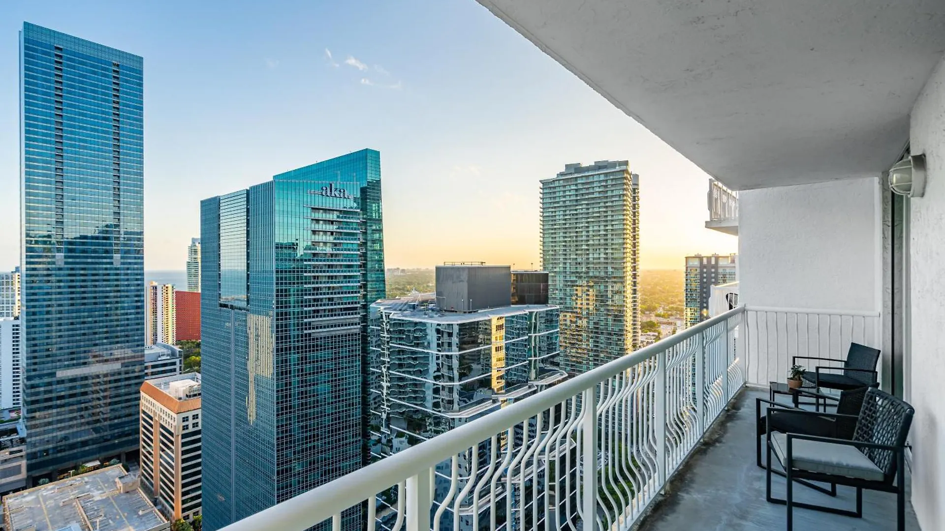 Beautiful 1 Bedroom Overlooking The Ocean And Downtown Brickell