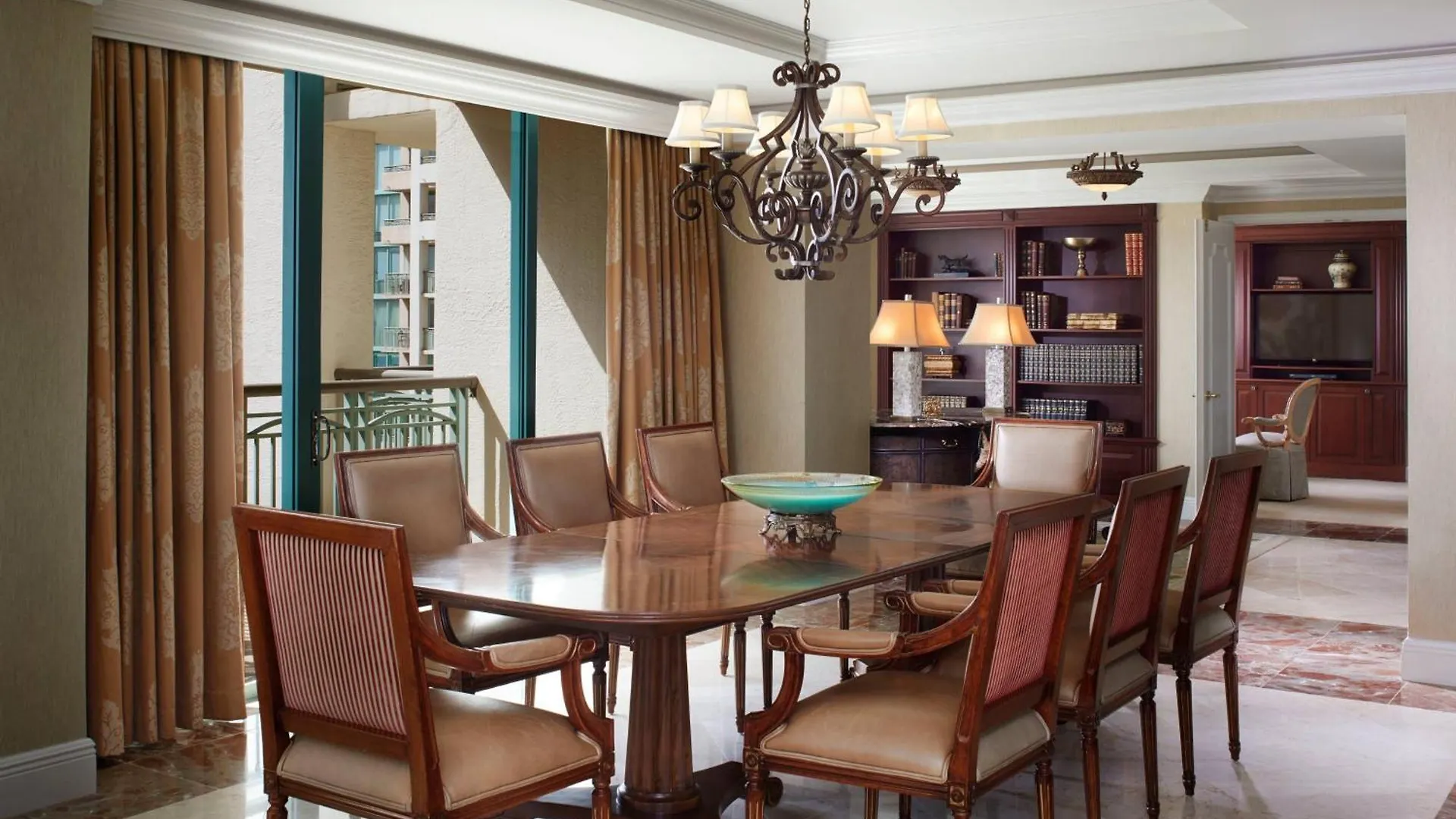 The Ritz-carlton Coconut Grove, Hotel 5*