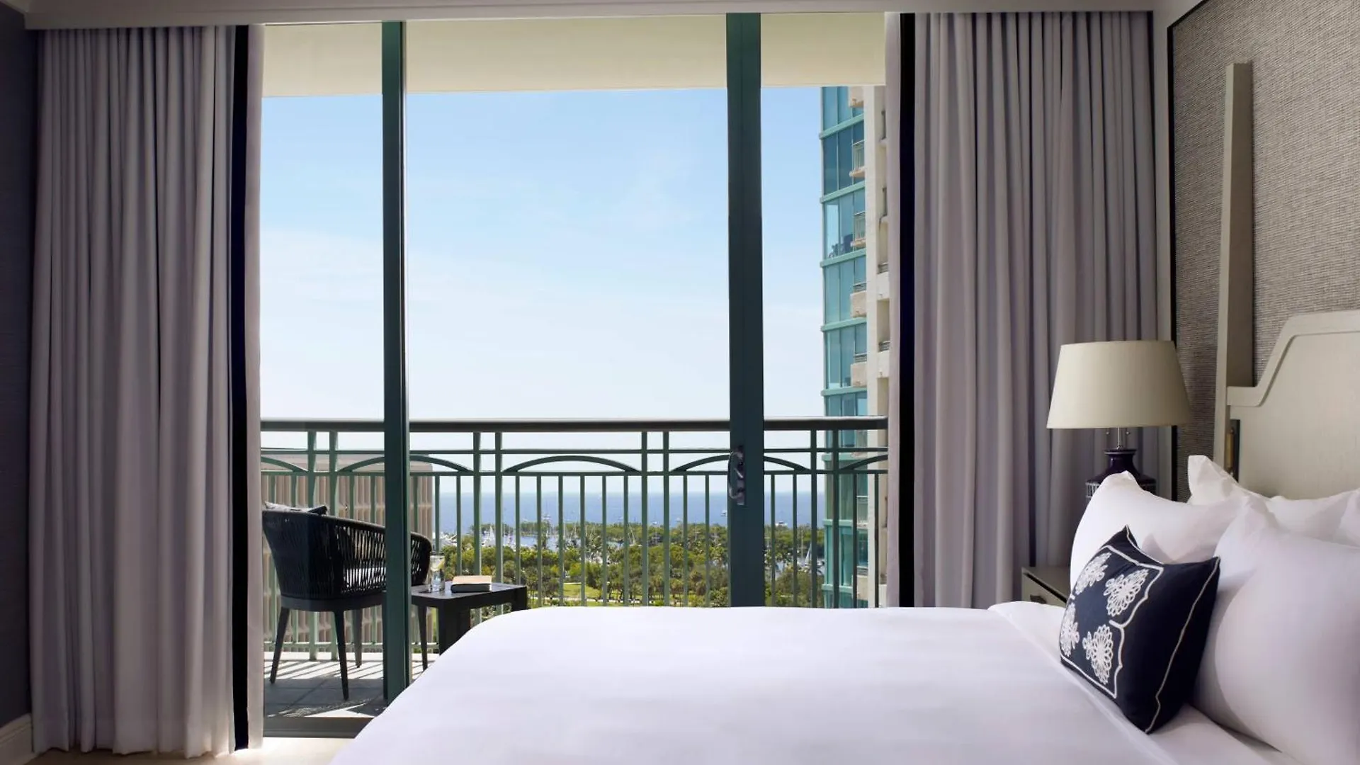 Hotel The Ritz-carlton Coconut Grove, 5*