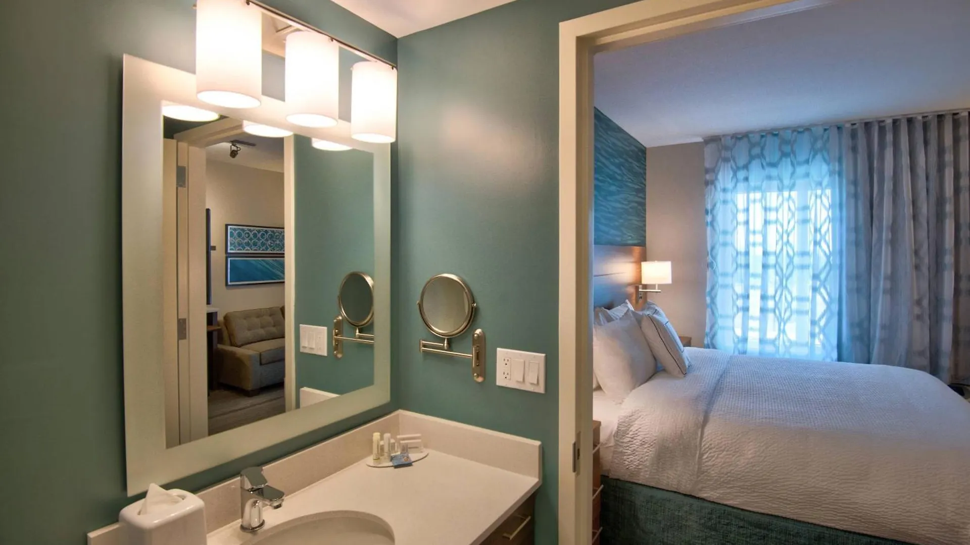 Hotell Towneplace By Marriott Airport 3*