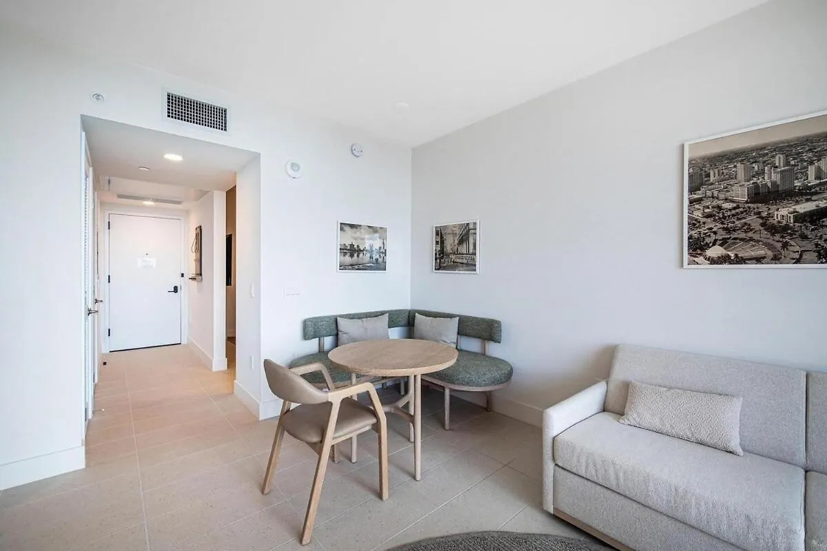 Phenomenal 1 Bed - Amazing Views Apartment *