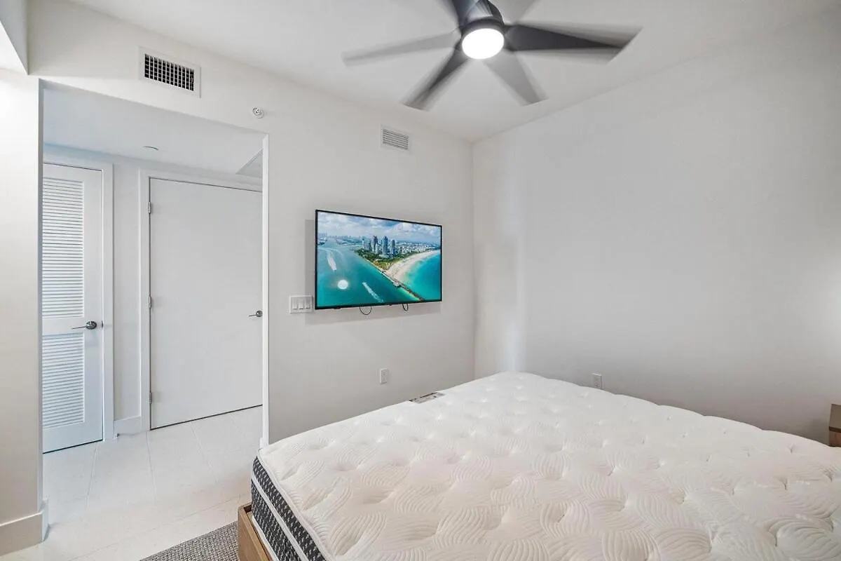 Phenomenal 1 Bed - Amazing Views Apartment *