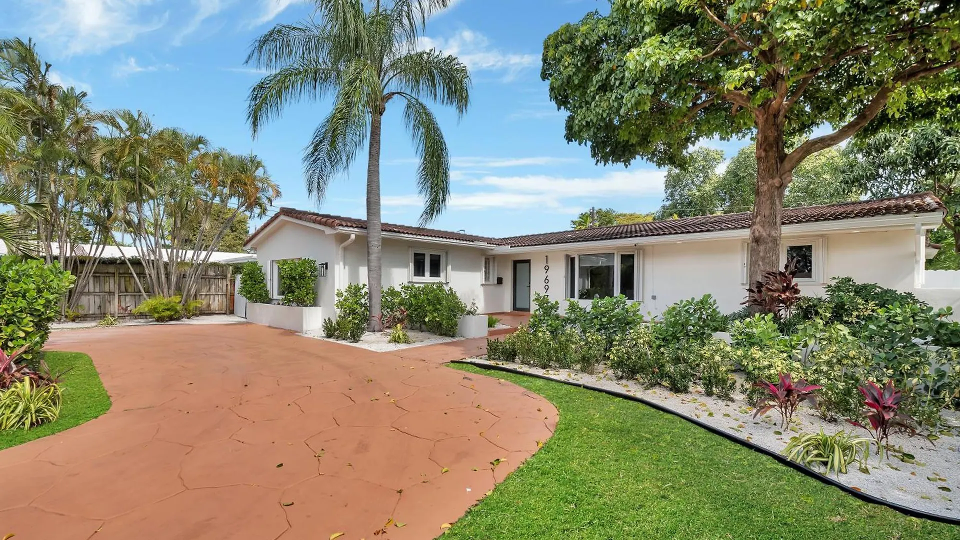 Gated Blanca 5br 3ba With Heated Pool & Bbq * Miami