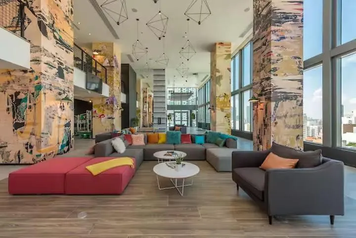 Luxury High Rise Apartment *