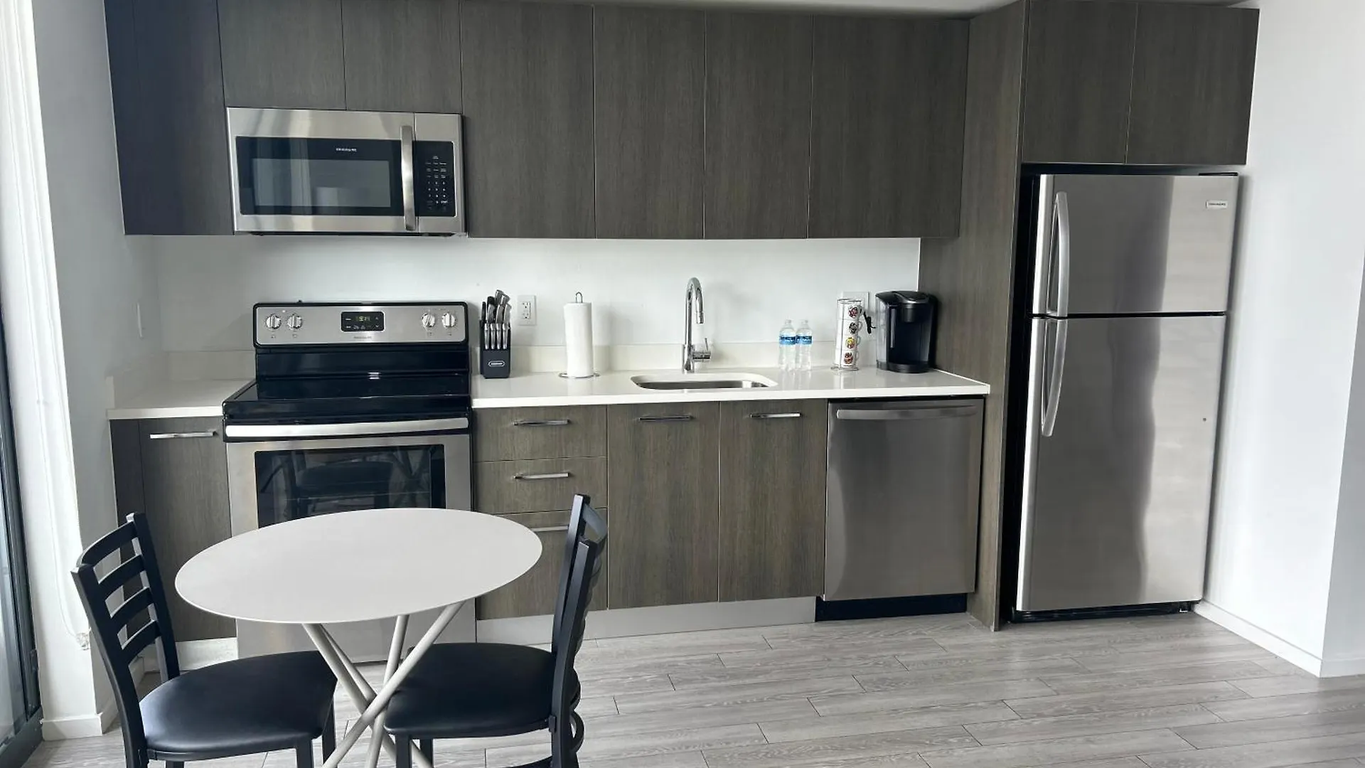 Apartment Luxury High Rise